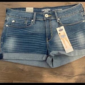 BRAND NEW LEVIS SHORTS